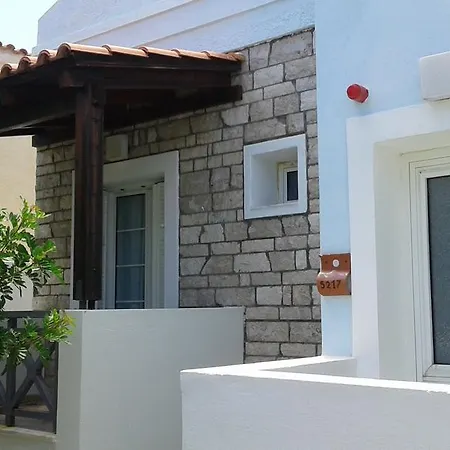 Dionysos Authentic & Village Hotel apartamentowy 3*